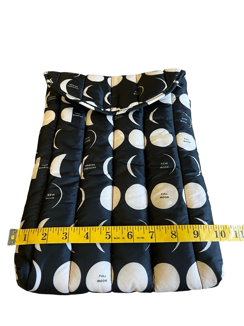BAGGU Puffy Moon Phases Black Quilted Laptop Sleeve Celestial Waning Crescent - Picture 8 of 9